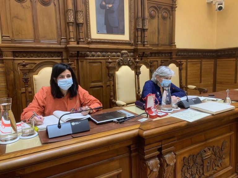 La alcaldesa de Gijón admite que no están prohibidos los toros