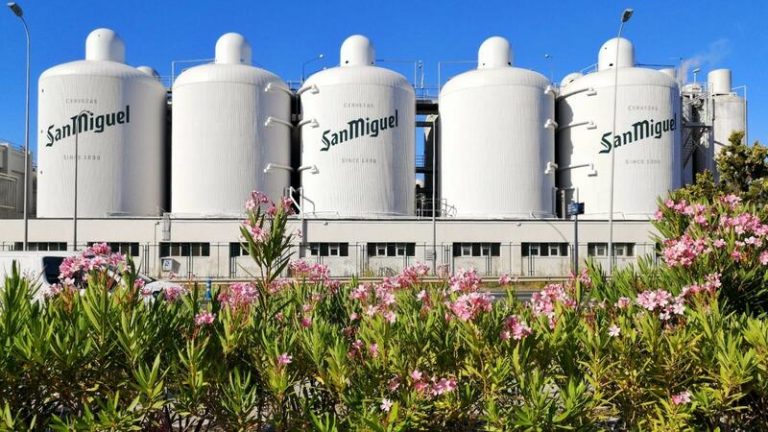 Mahou San Miguel invertirá para garantizar la sostenibilidad de su fábrica de Málaga