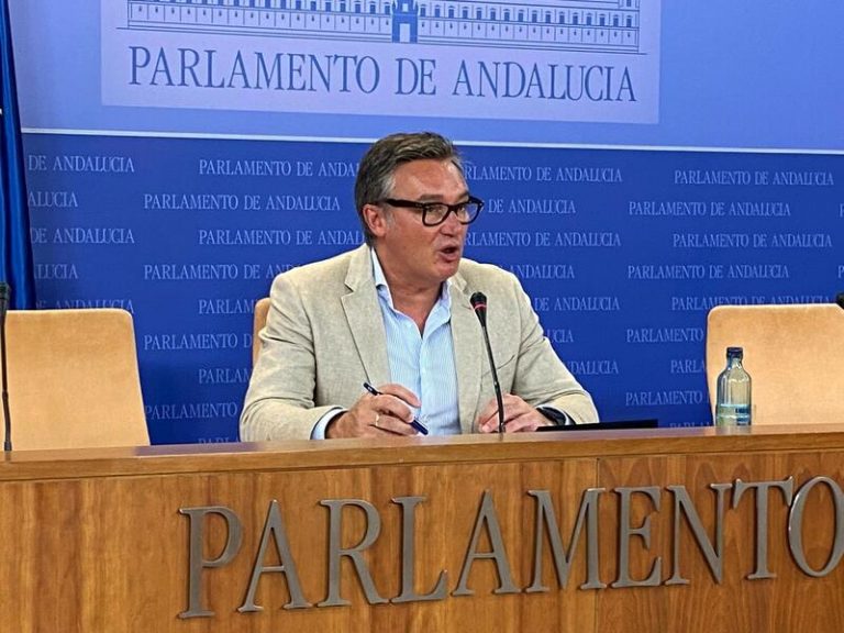 Vox pide a Moreno destituir a la consejera que veta espectáculos taurinos cómicos