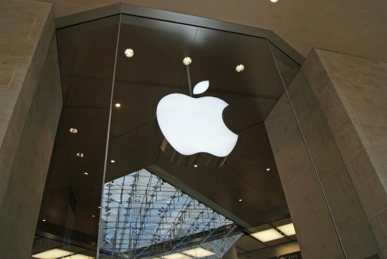Apple pospone hasta al menos enero la vuelta a la oficina de sus trabajadores