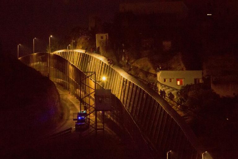 España y Marruecos abortan el intento de entrada de unos 300 subsaharianos a Melilla