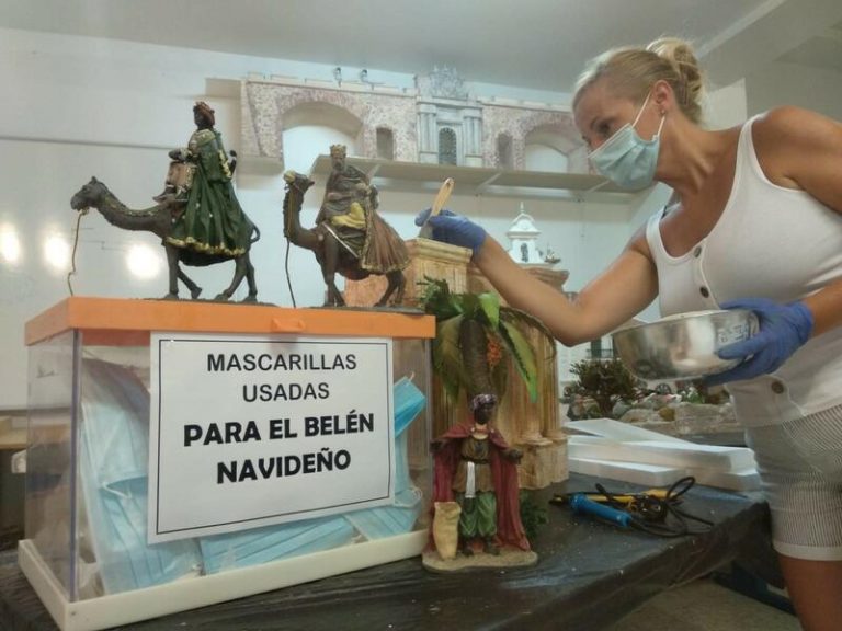 Un municipio de Granada reciclará las mascarillas usadas para hacer su belén monumental