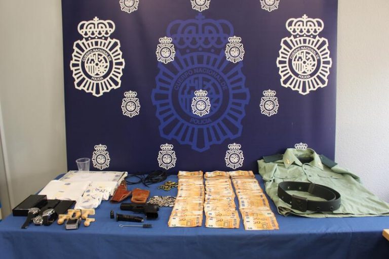 Detenido un hombre por estafas de más de 100.000 euros