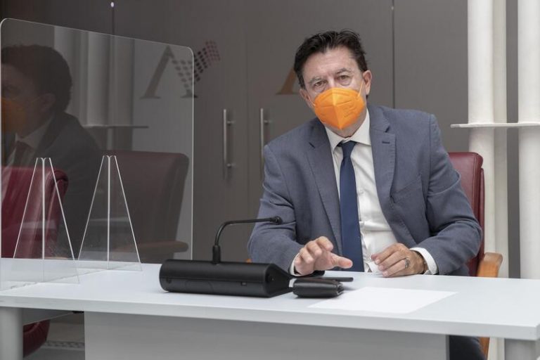 Ciudadanos exige la dimisión de López Miras