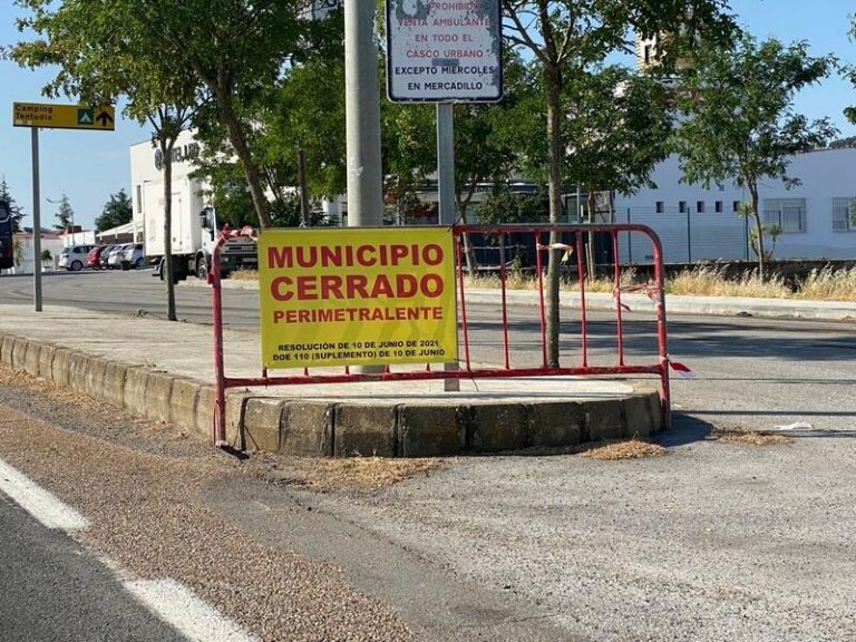 Extremadura cerrará perimetralmente localidades de más de 15.000 habitantes tras el rechazo a toques de queda