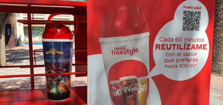 Coca-Cola y Parque Warner se alían para instalar un innovador sistema de dispensado de bebidas