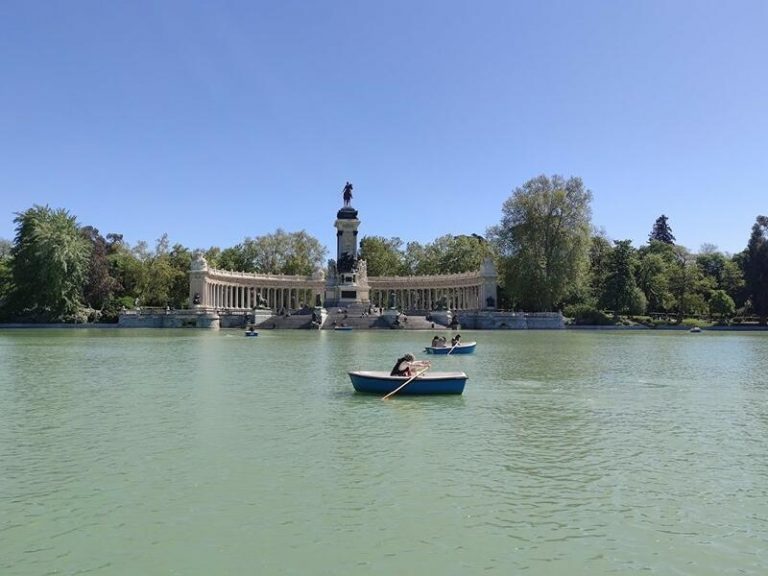 El Retiro y 8 grandes parques de Madrid cerrarán desde las 18:00 horas por alerta roja