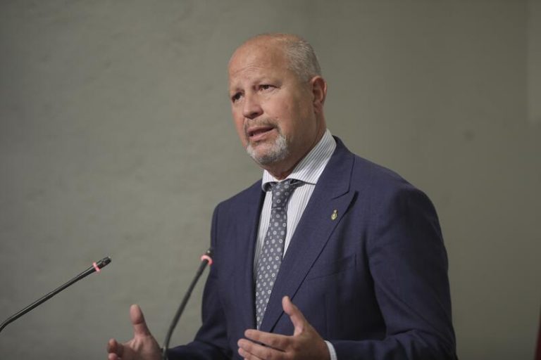 Andalucía pide volver a disponer de fondos extraordinarios para un curso 100% presencial