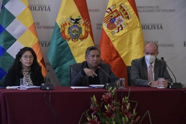 España levanta las restricciones de entrada a los bolivianos vacunados con el esquema completo