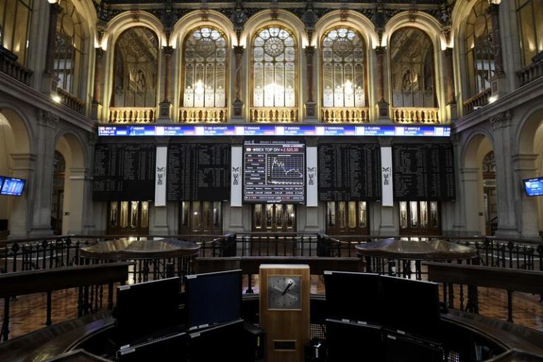 El Ibex 35 cierra con un alza del 0,32% gracias al impulso de la banca