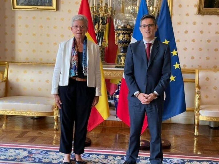 España y Francia recuerdan a los republicanos españoles que ayudaron a liberar París de los nazis