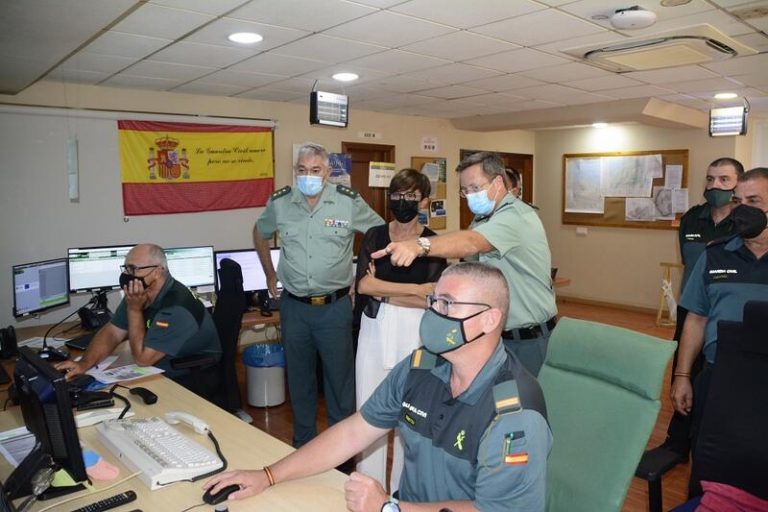 La directora de la Guardia Civil visita la frontera entre Melilla y Marruecos
