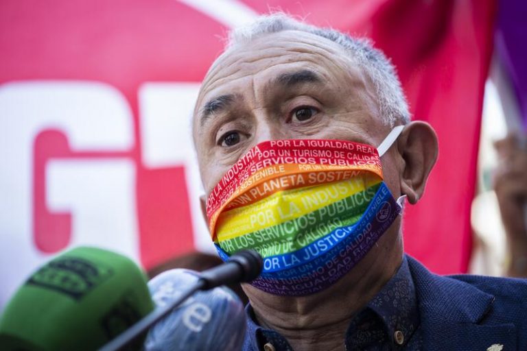 Álvarez espera alcanzar un acuerdo con el Gobierno para subir el SMI este año