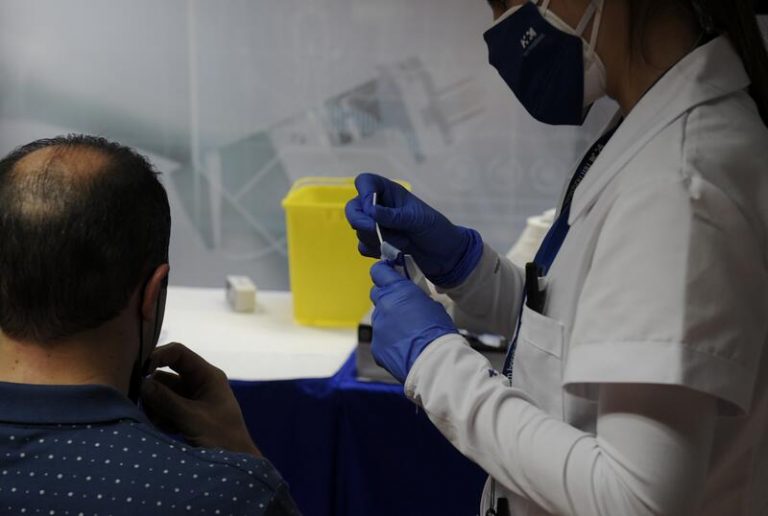 Se ralentiza la tendencia descendente en la incidencia de la COVID-19 en Aragón