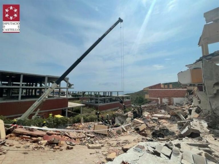 Tres hoteles de Peñíscola acogen a 36 vecinos afectados por el derrumbe del edificio