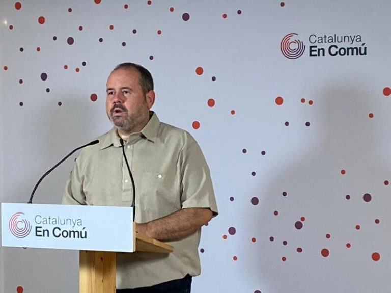 En Comú ve positivo que Sánchez fuera a la mesa de diálogo