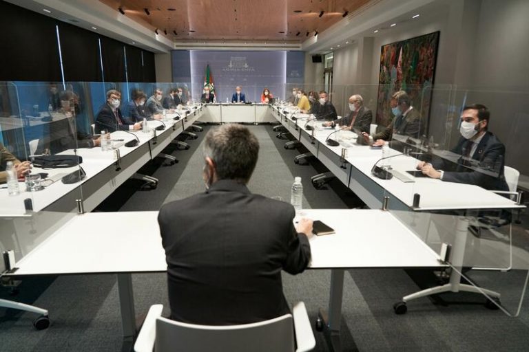 Euskadi aumenta los aforos hasta el 60%, salvo en hostelería