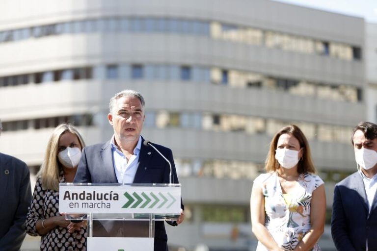 Andalucía hace un llamamiento a los padres para que conciencien a sus hijos y acudan a vacunarse