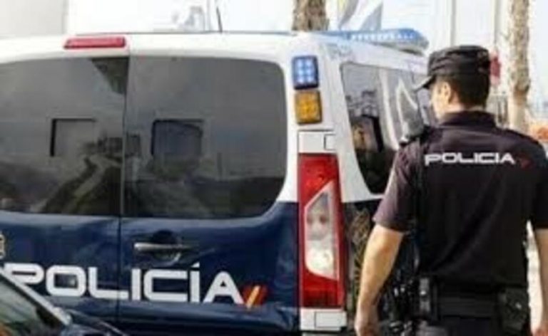 La policía de Valladolid detiene a un joven por clavar un cuchillo en la pierna a un compañero de piso