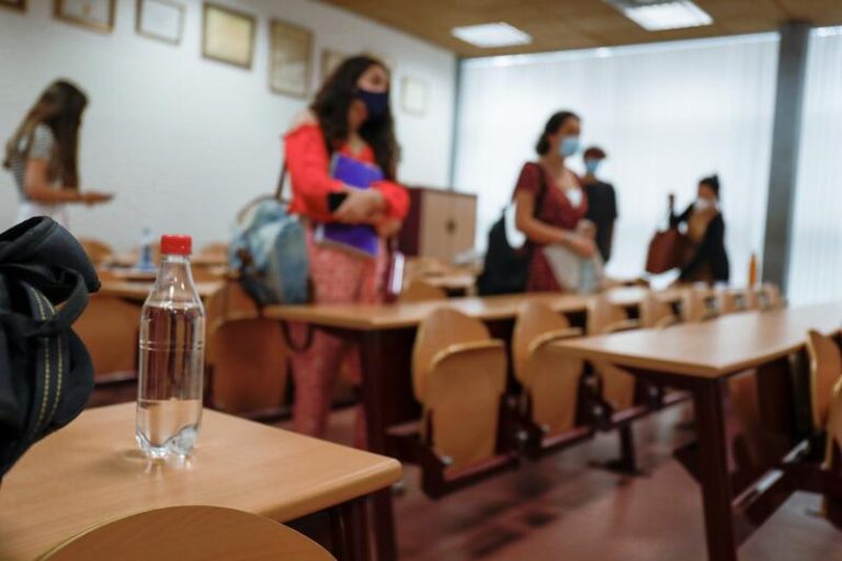 Universitarios piden al Gobierno un programa de becas de la UE y nacionales