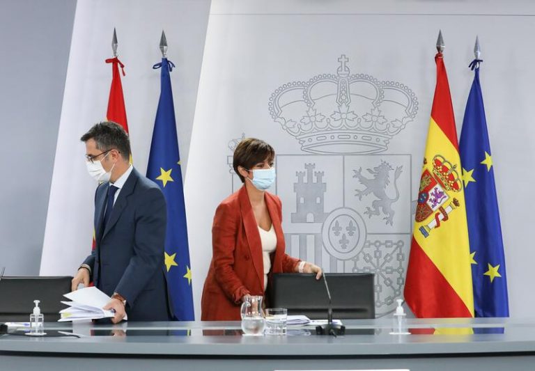 El Gobierno reafirma su compromiso para abaratar el recibo de la luz