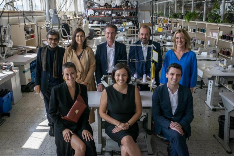 Adolfo Domínguez incorpora a exconsejeros de Prisa, Deliveroo y PSA en su consejo de administración