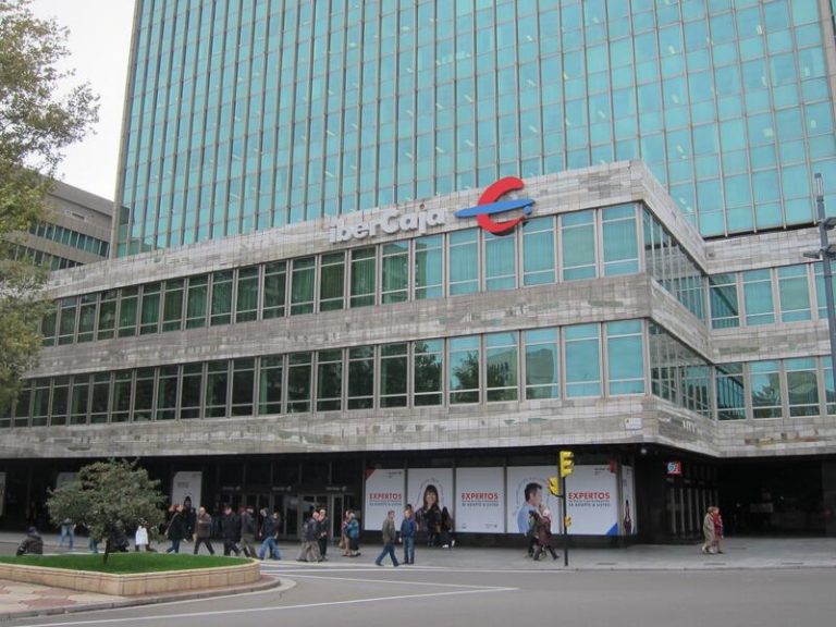 Barclays cree que Ibercaja intentará salir a Bolsa antes de embarcarse en una fusión