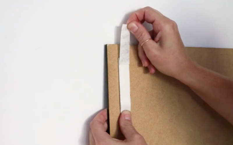 ¿Cómo colgar un cuadro en la pared sin dañarla?