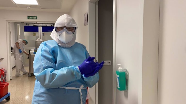 Andalucía tiene el 72,5% de la población mayor de 12 años con la dosis completa