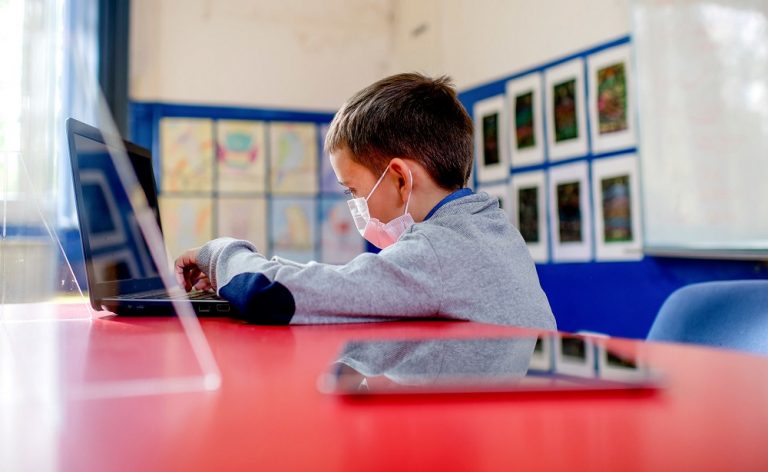 BBVA y Fad reconocen el teatro o retos deportivos intercentros como ideas para la escuela posCOVID