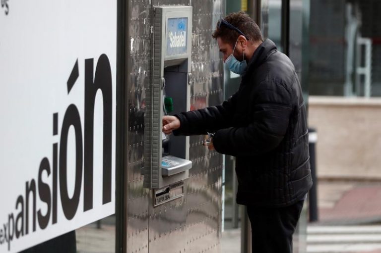 Banca, telecomunicaciones, sanidad y energía, lo más denunciado en Facua en el primer semestre