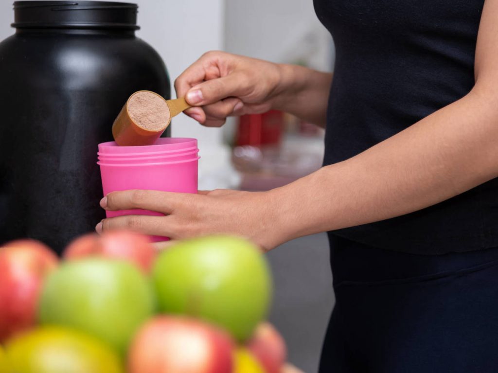 Los peligrosos efectos secundarios de tomar batidos de proteínas