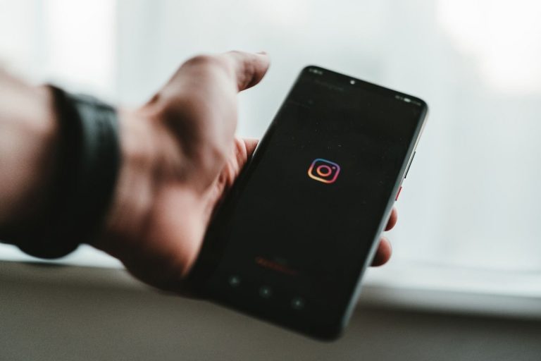 Bloquean nuevas páginas que ofrecían inhabilitar cuentas de Instagram bajo demanda