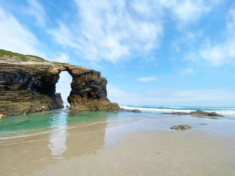Cómo visitar la playa de las Catedrales en Galicia