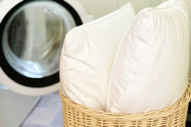 Cómo lavar los cojines de plumas