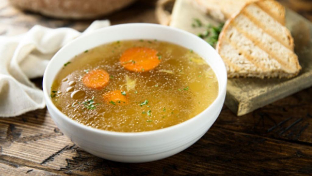 Caldo, otro de los alimentos que perfectamente pudieras  congelar