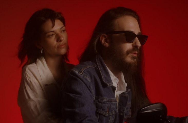 Carlos Sadness y 'La costa breve', su nuevo vídeo 2 Carlos Sadness La costa breve 4