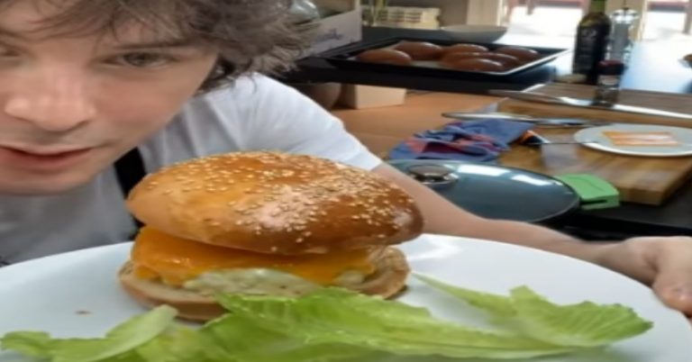 Cómo hacer la hamburguesa McJordi de pollo de Jordi Cruz