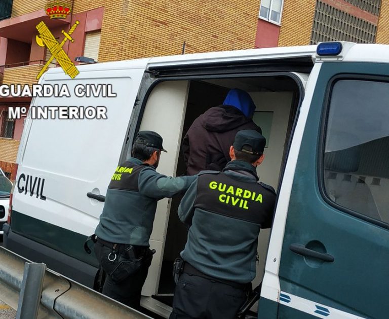 Condenados a 2 años de prisión 2 hombres por intentar matar a otro en un pub de Cullera