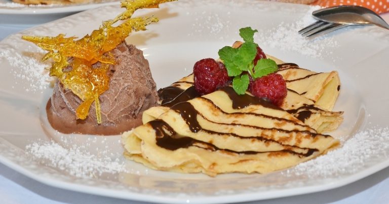 ¿Harto de hidratos de carbono? Prepara unos crepes sin harina para chuparte los dedos