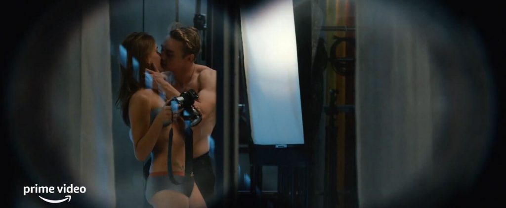 Detalles de la presentación oficial de The Voyeurs