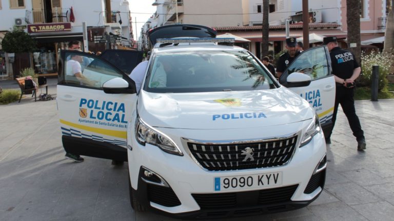 Detenido un hombre en Santa Eulària por golpear y tirar al suelo a su mujer embarazada