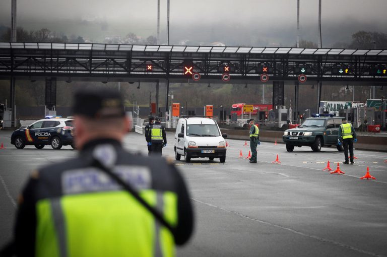 Detenido un hombre que trasladaba migrantes ilegales a Francia por Irún