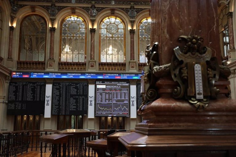 El Ibex 35 cierra la sesión con ganancias del 0,50% gracias a los valores turísticos