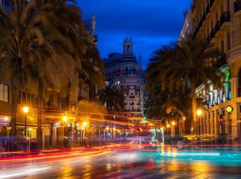 El TSJCV autoriza el toque de queda y la limitación de las reuniones sociales