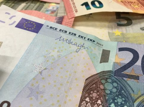 El Tesoro espera colocar este martes hasta 5.500 millones en letras a 6 y 12 meses