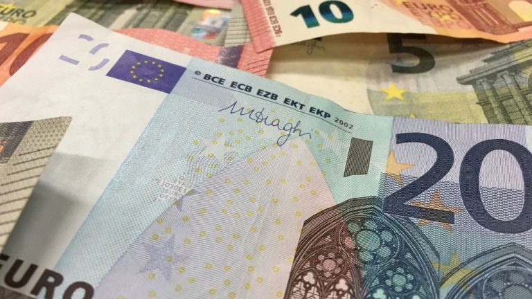 El Tesoro espera colocar este martes hasta 5.500 millones en letras a 6 y 12 meses