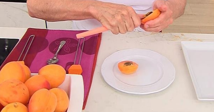 El truco de Arguiñano para pelar los albaricoques rápido y sin dejar nada 149 Albaricoques