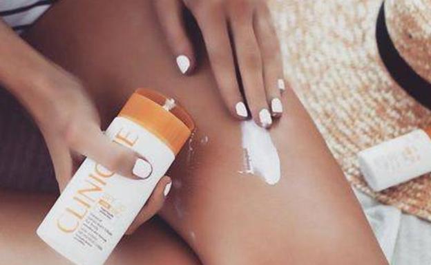 Estas son las 14 cremas solares con un factor de protección inferior al que dicen