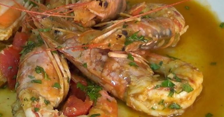 Langostinos al ajillo: el truco para que el aceite no te quede aguado